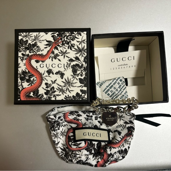 GUCCI TRADEMARK LOGO .925 Sterling Silver Round Tag Charm  Bracelet NWT - Picture 2 of 5